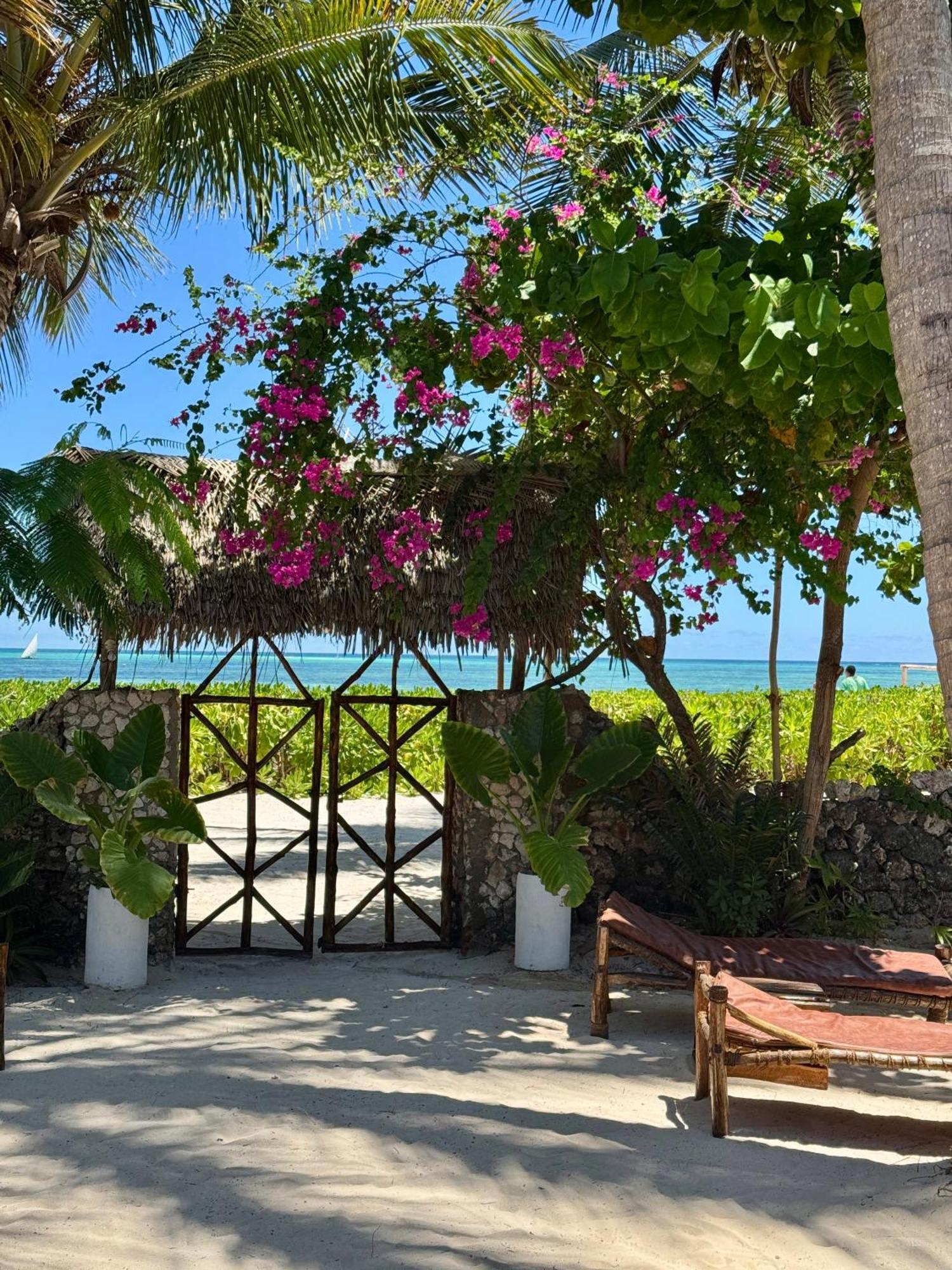 Villa Kipara - Private Beach & Pool Pwani Mchangani Exterior foto